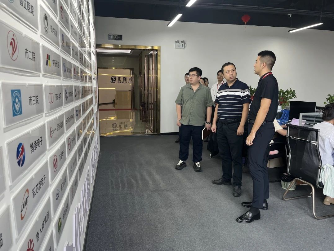 f7e08ad2-8e6e-4c0f-a8f1-480669d5d780.jpg f7e08ad2-8e6e-4c0f-a8f1-480669d5d780.jpg